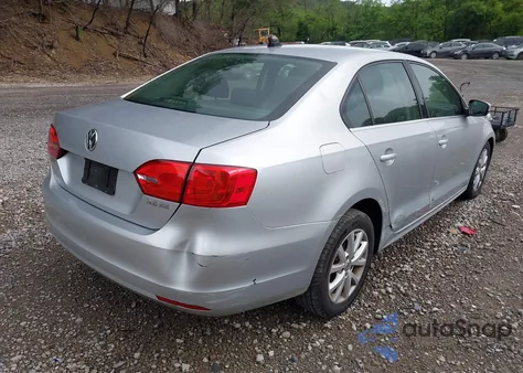 2013 Volkswagen Jetta 2.5L Se z USA, uszkodzony, nr VIN 3VWDP7AJ5DM367473